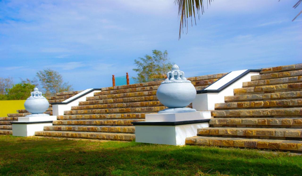 Thaulle Ayurveda Resort - Yala Тіссамахарама Екстер'єр фото